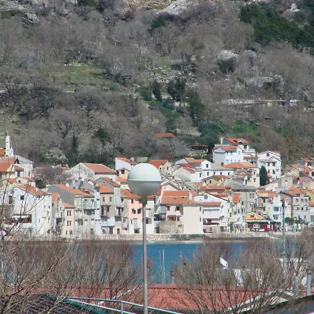 Fran I Apartman Baška